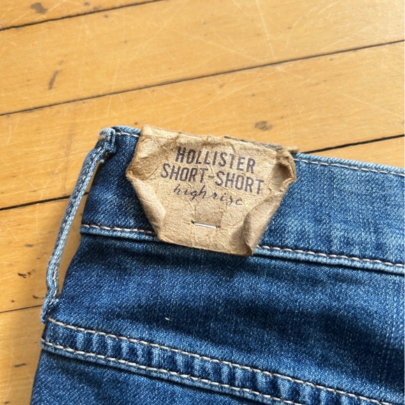 NWOT HOLLISTER Short-Short - Picture 4 of 5